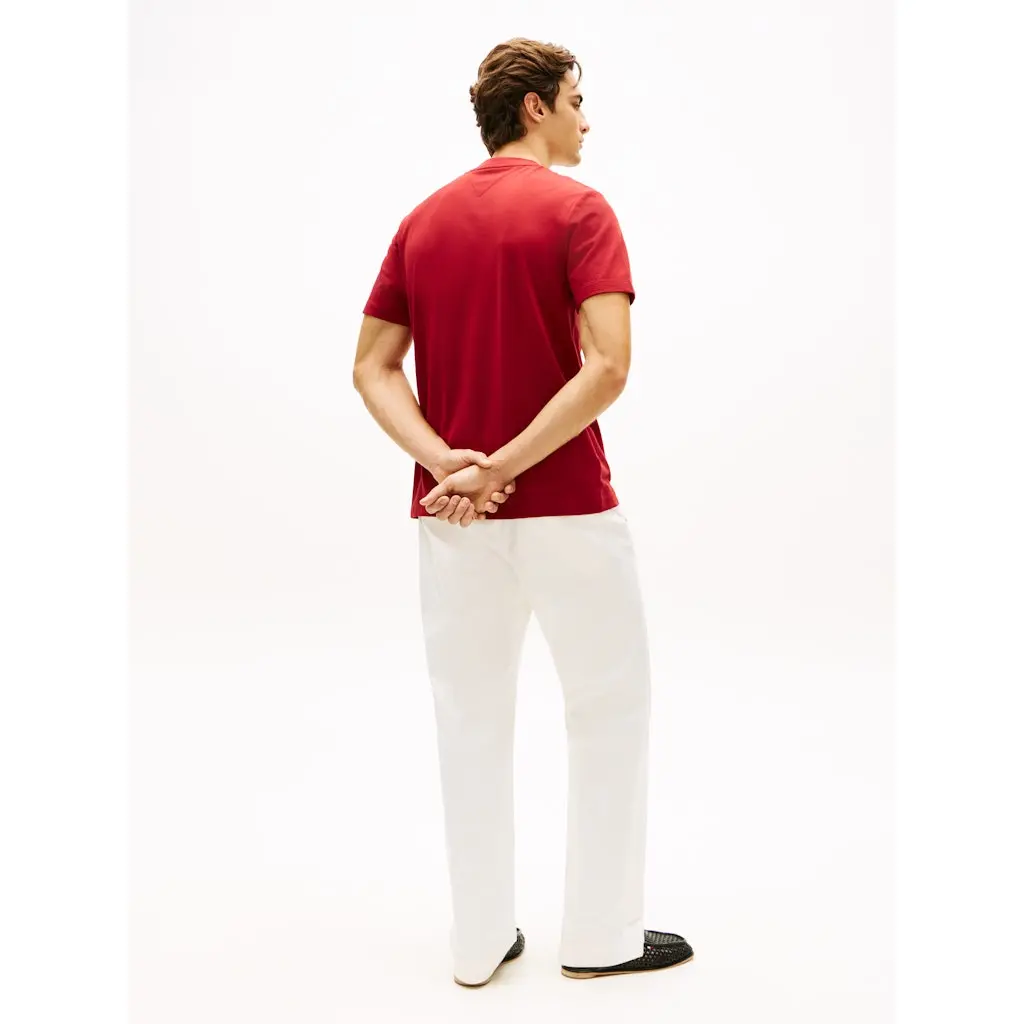 Tommy-Hilfiger_miesten-punainen-puuvillainen-t-paita-rintataskulla