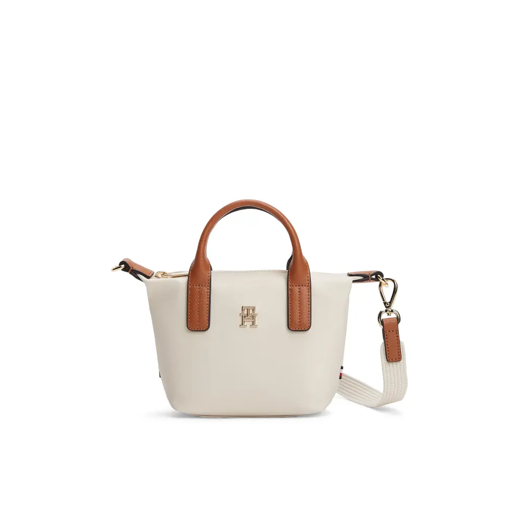 Tommy-Hilfiger_pieni-kankainen-tote-laukku_popette-nailon-micro-mini_luonnonvalkoinen