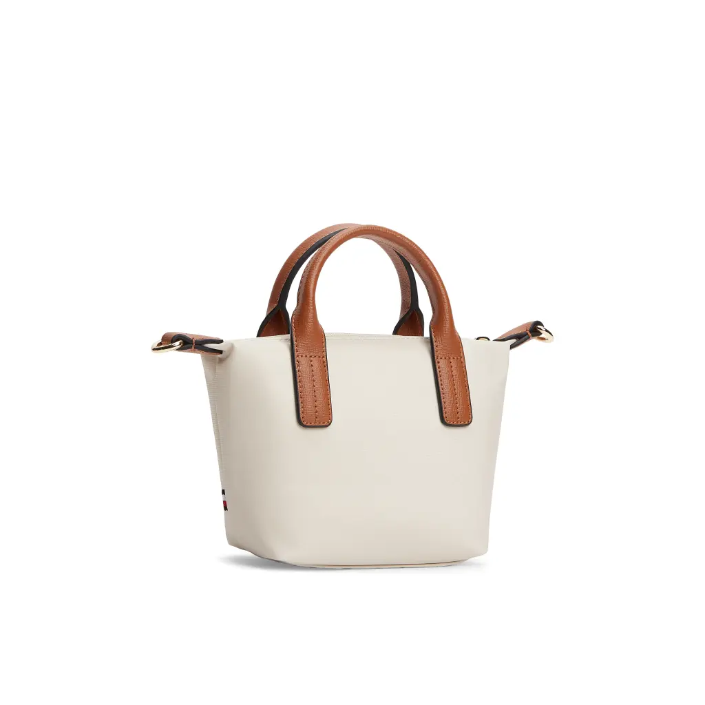 Tommy-Hilfiger_pieni-kankainen-tote-laukku_popette-nailon-micro-mini_luonnonvalkoinen