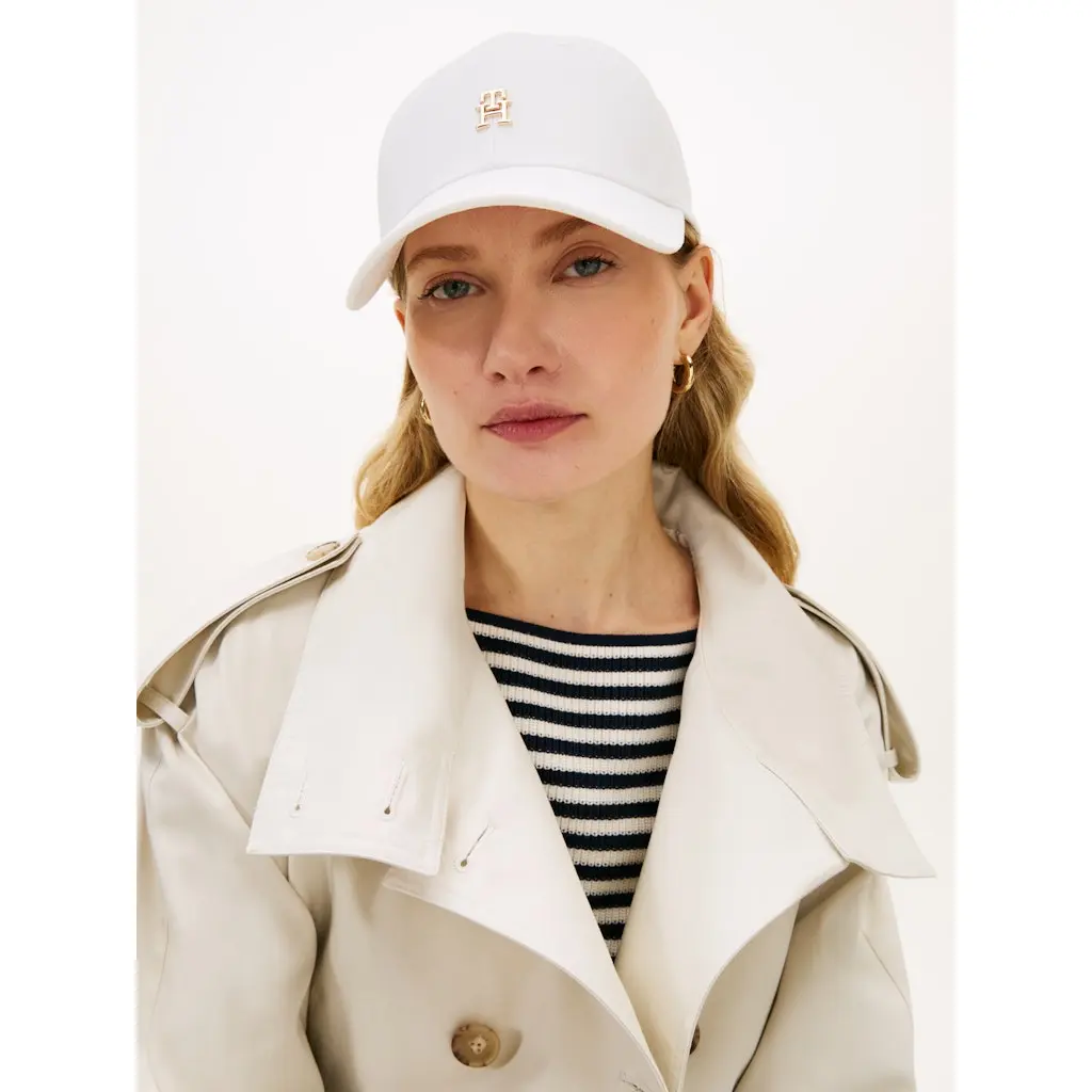 Tommy-Hilfiger_valkoinen-puuvillalippis-logolla-naisille