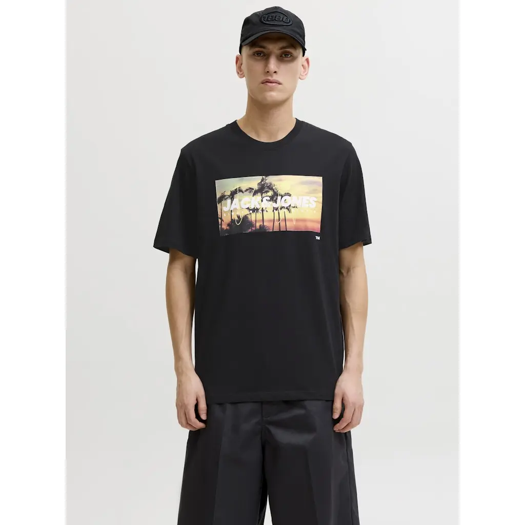 JACKJONES_musta-miesten-logoprintti-t-paita_