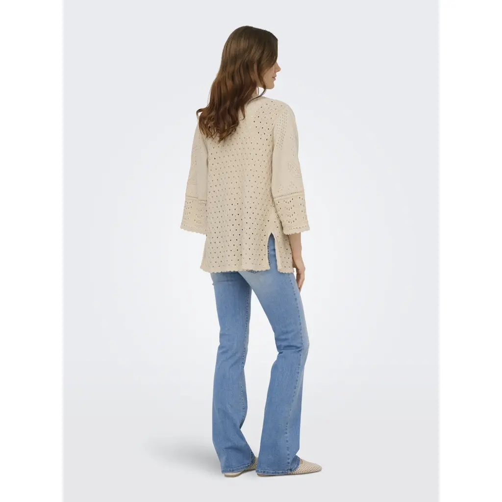 ONLY_beige-pitsikuvoitu-avonauletakki-leveilla-hihaoilla