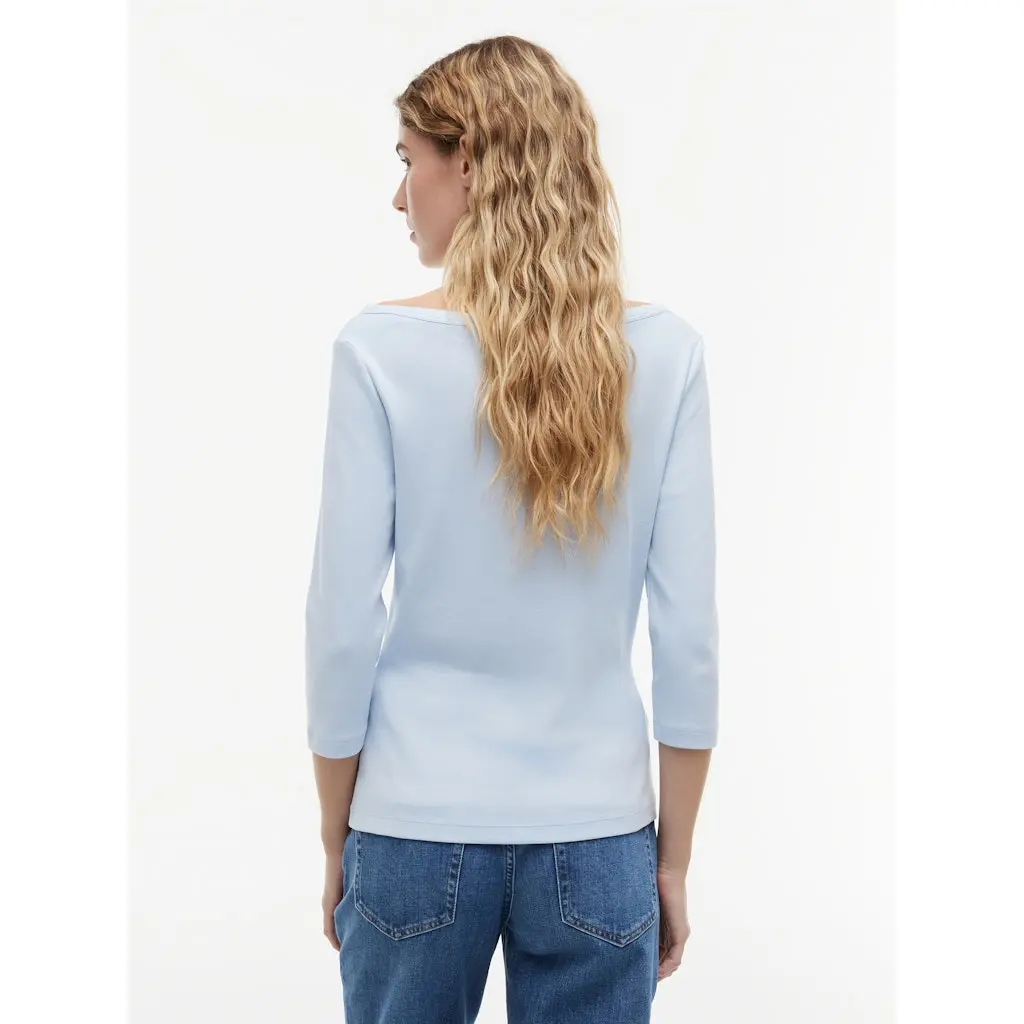 Tommy-Hilfiger-naisten-vaaleansininen-trikoopaita-venepaantiella