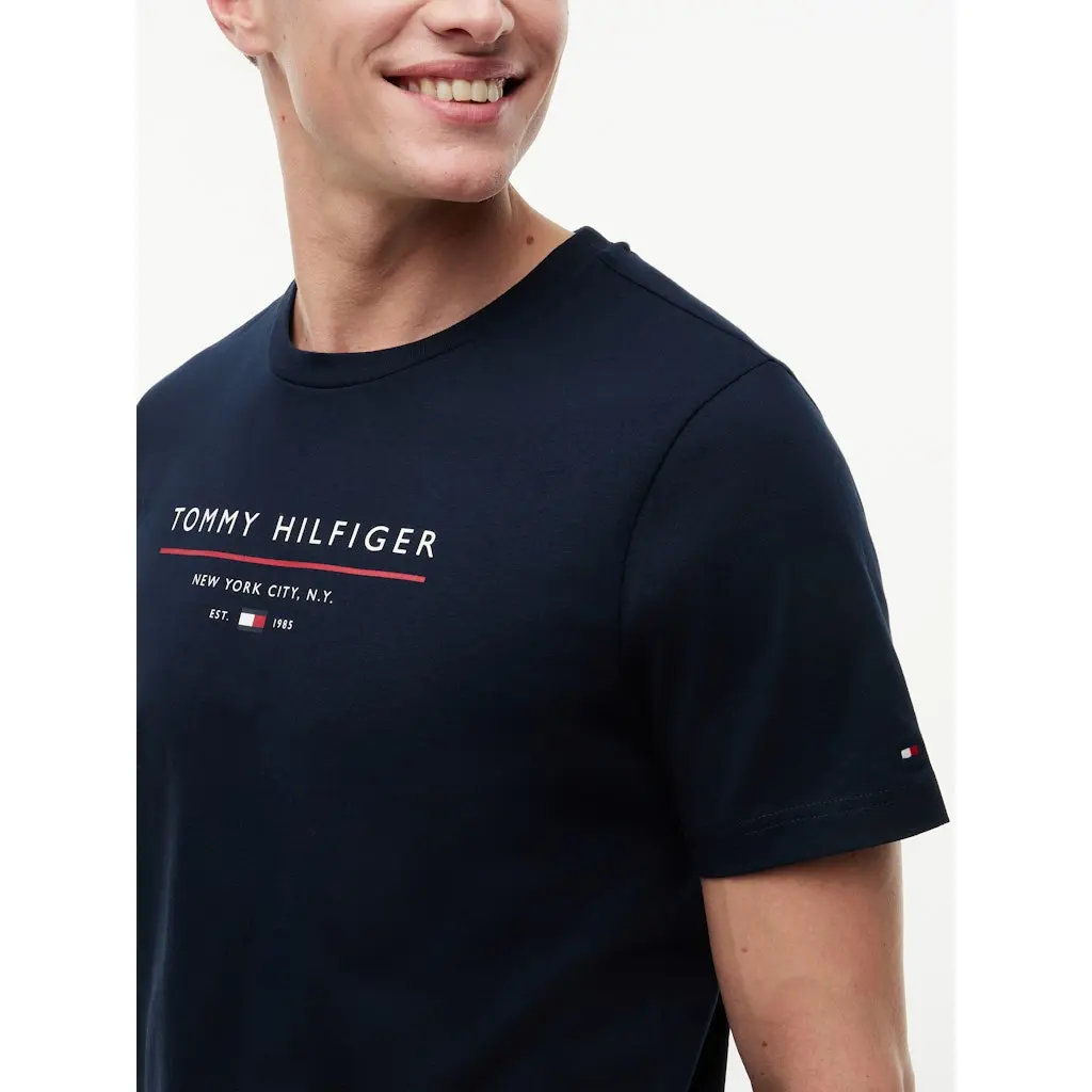 Tommy-Hilfiger_miesten-puuvillainen-tummansininen-logot-paita