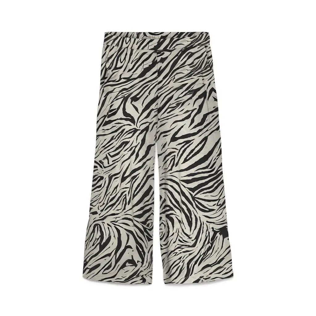 VERO-MODA_beige-mustat-seeprakuvioiset-culottehousut