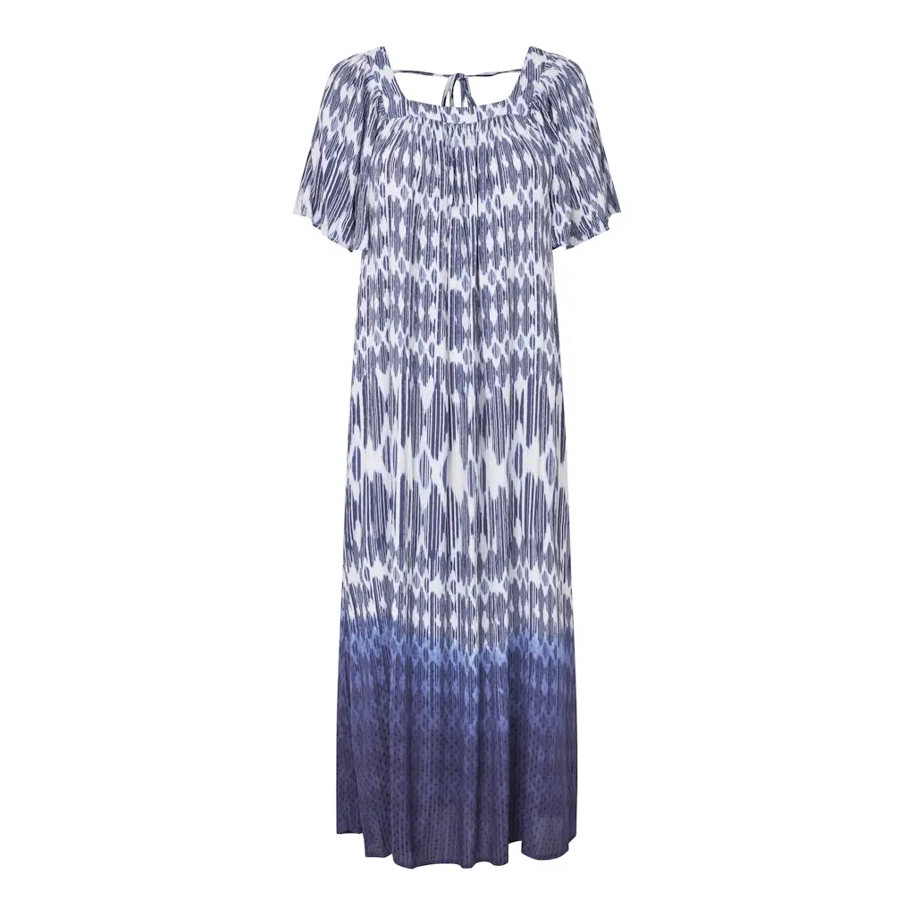 Masai_naisten-sini-valkoinen-kuviollinen-maximekko-perhoshihalla