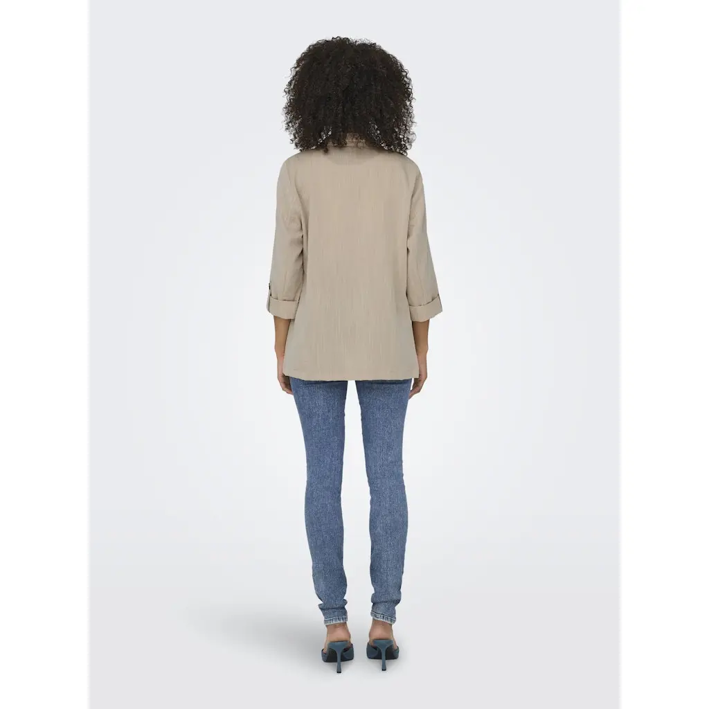 ONLY-naisten-beige-ohut-ja-rento-blazeri