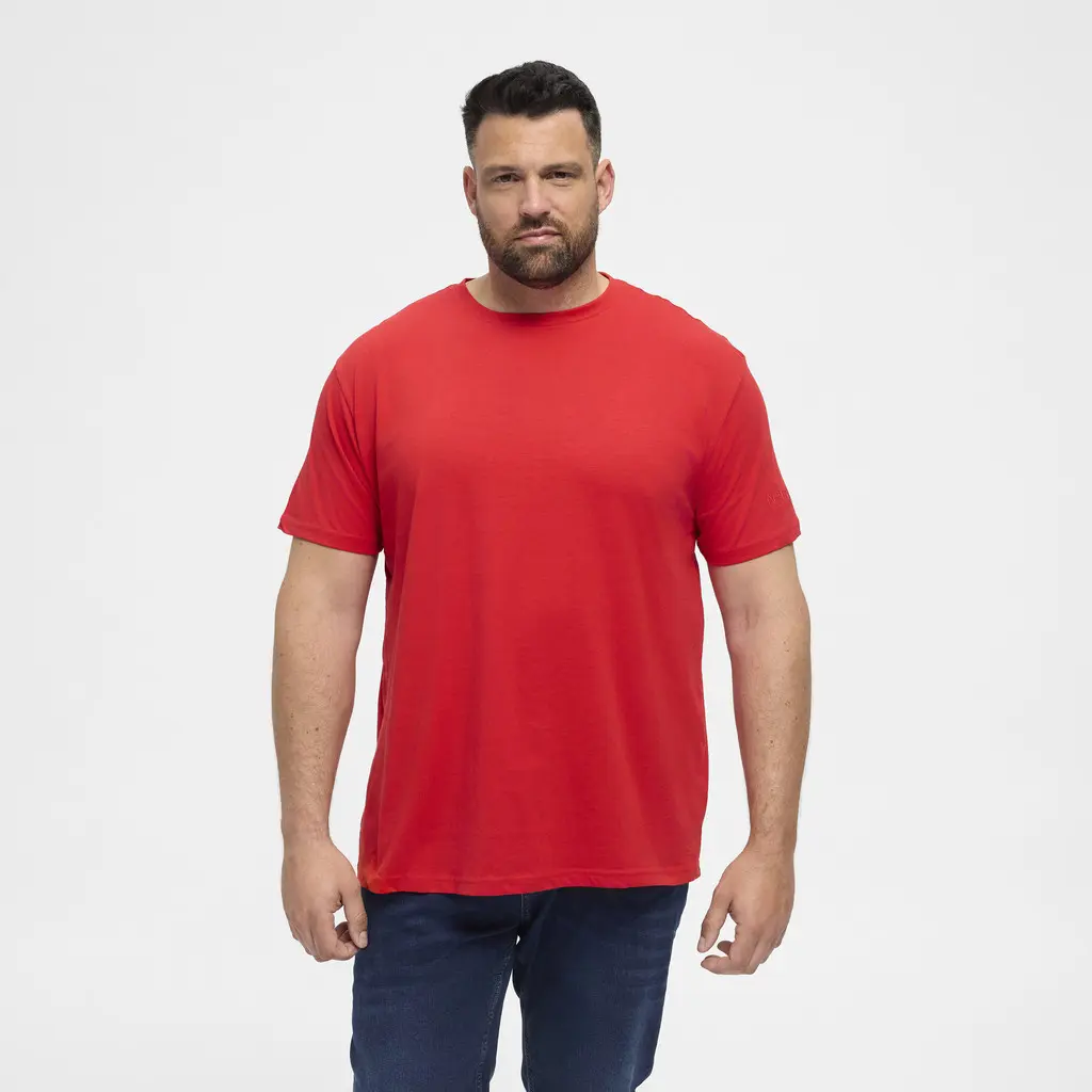 All-Size_miesten-plusmitoitettu-punainen-yksivarinen-t-paita