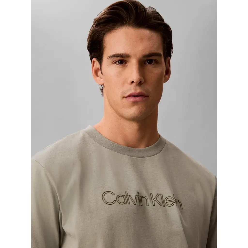 Calvin-Klein_miesten-vihrea-puuvillainen-logo-t-paita