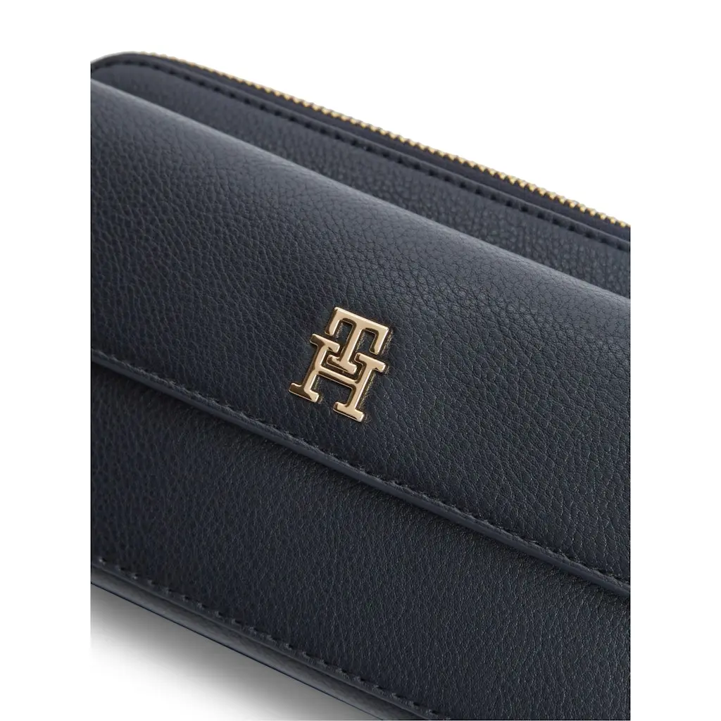 Tommy-Hilfiger-naisten-tummansininen-pieni-olkalaukku