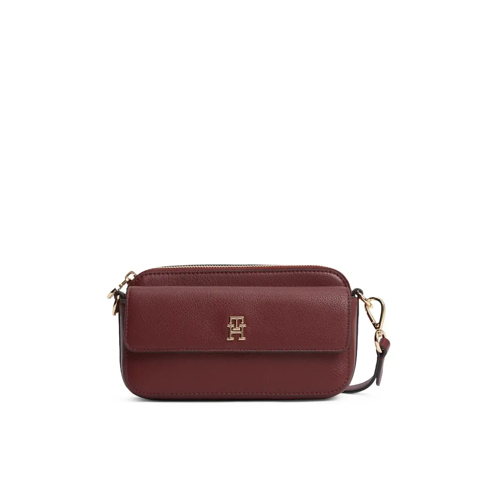 Tommy-Hilfiger-naisten-viininpunainen-olkalaukku