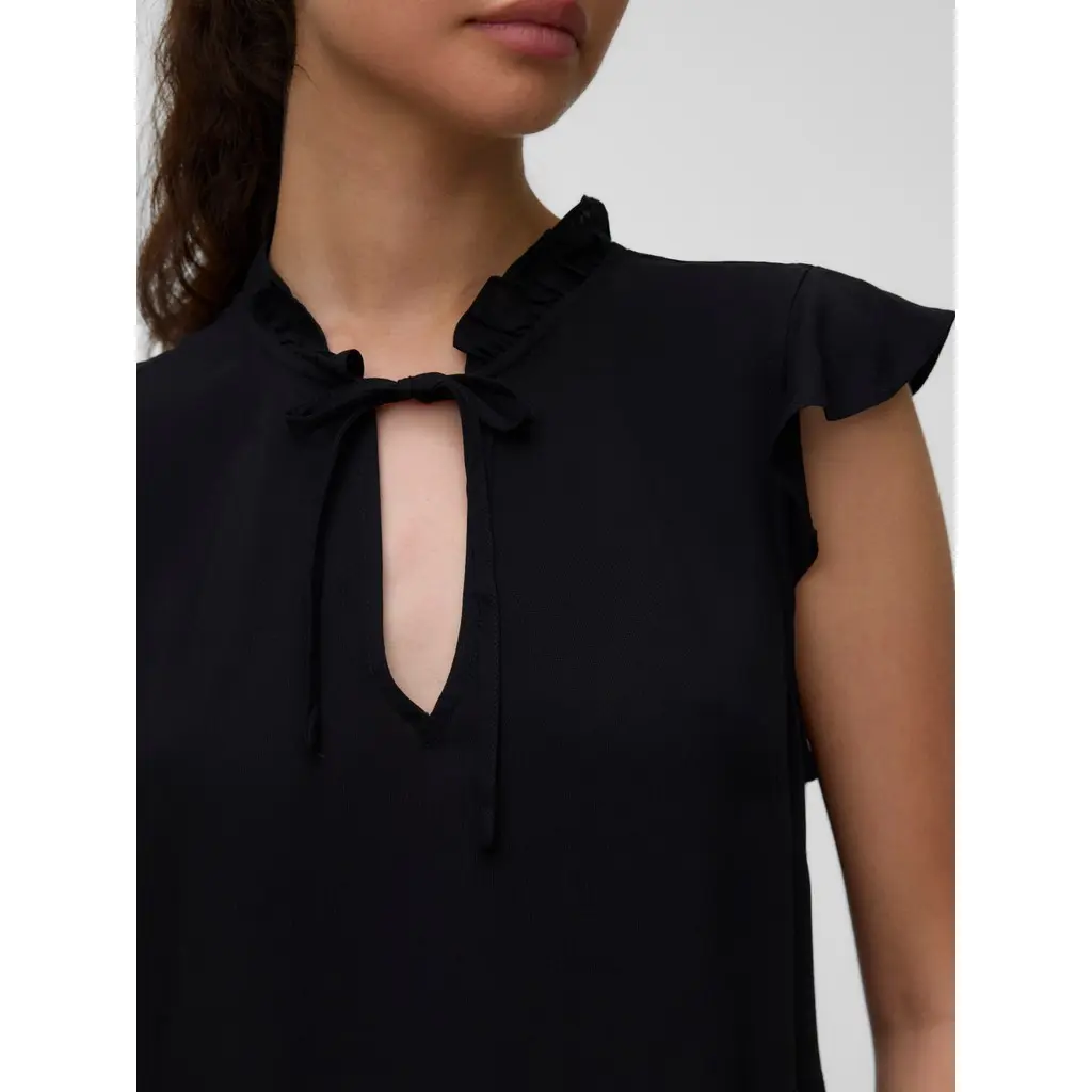VERO-MODA-musta-naisten-frillamekko-a-linjaisella-helmalla