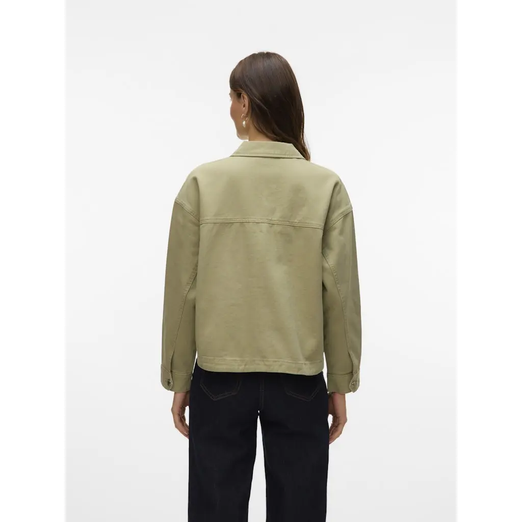 VERO-MODA_vihrea-rento-oversize-farkkutakki_