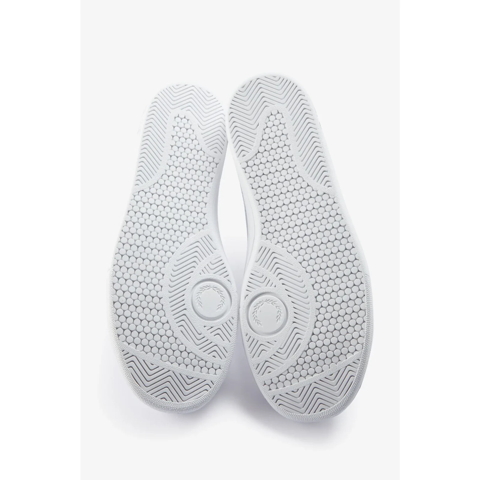 Fred-Perry-miesten-nahkaiset-valkoiset-nauhalliset-tennarit