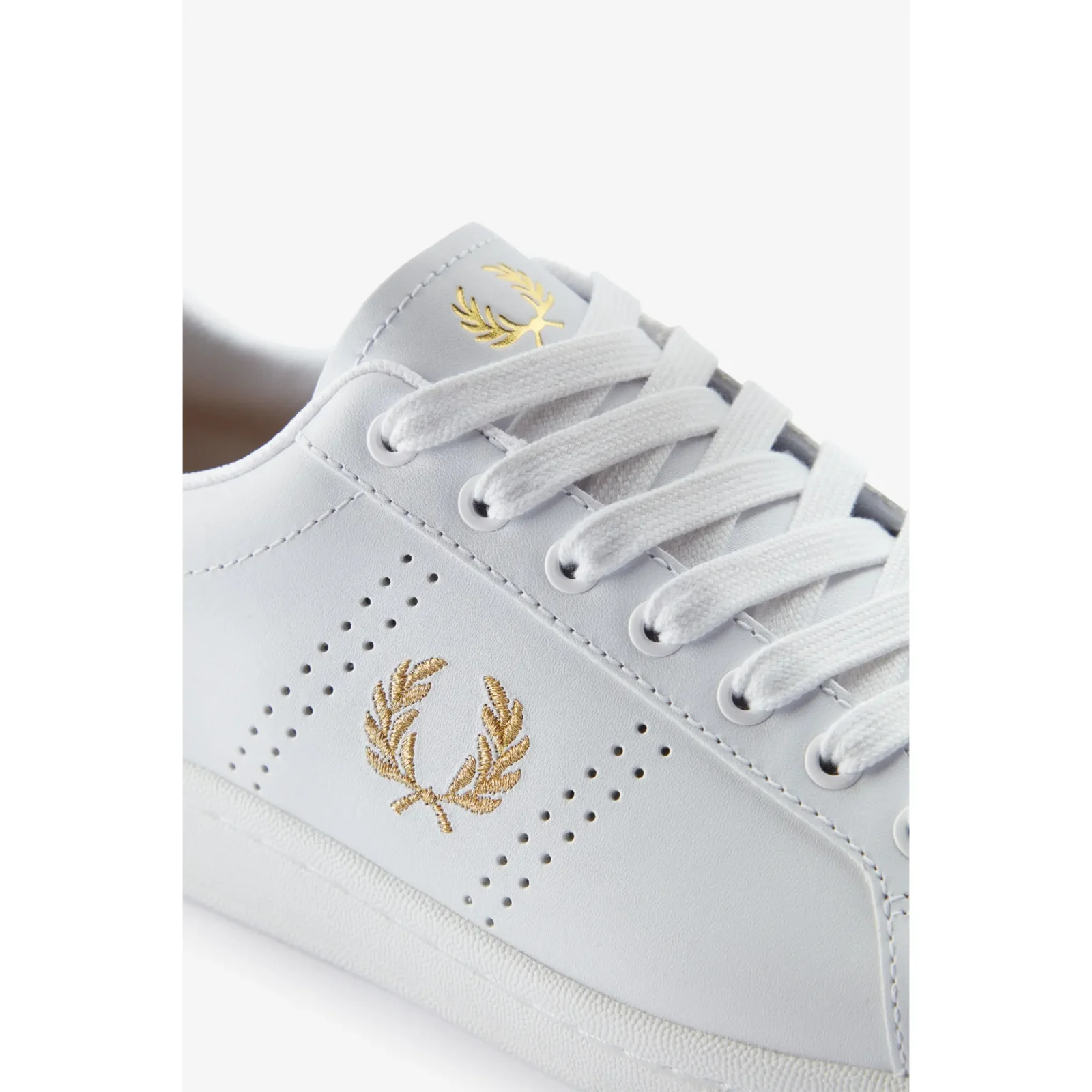 Fred-Perry-miesten-nahkaiset-valkoiset-nauhalliset-tennarit