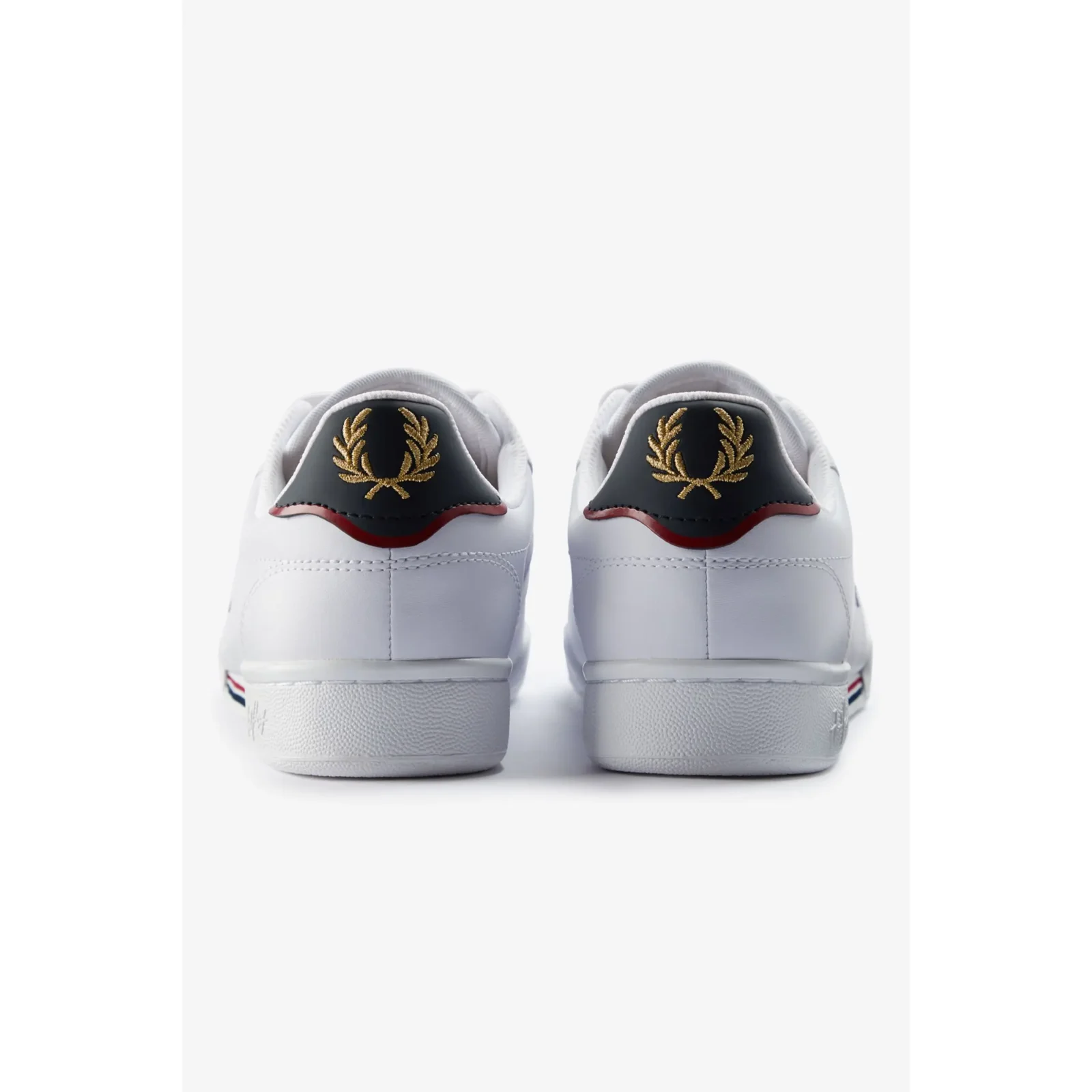 Fred-Perry-miesten-valkoiset-nauhalliset-tennarit