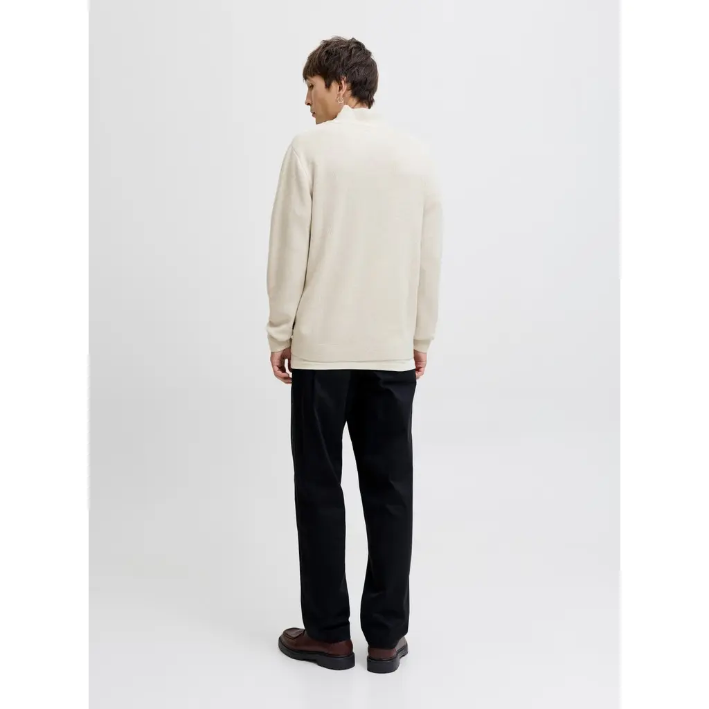 JACKJONES_miesten-vaalea-neulepusero
