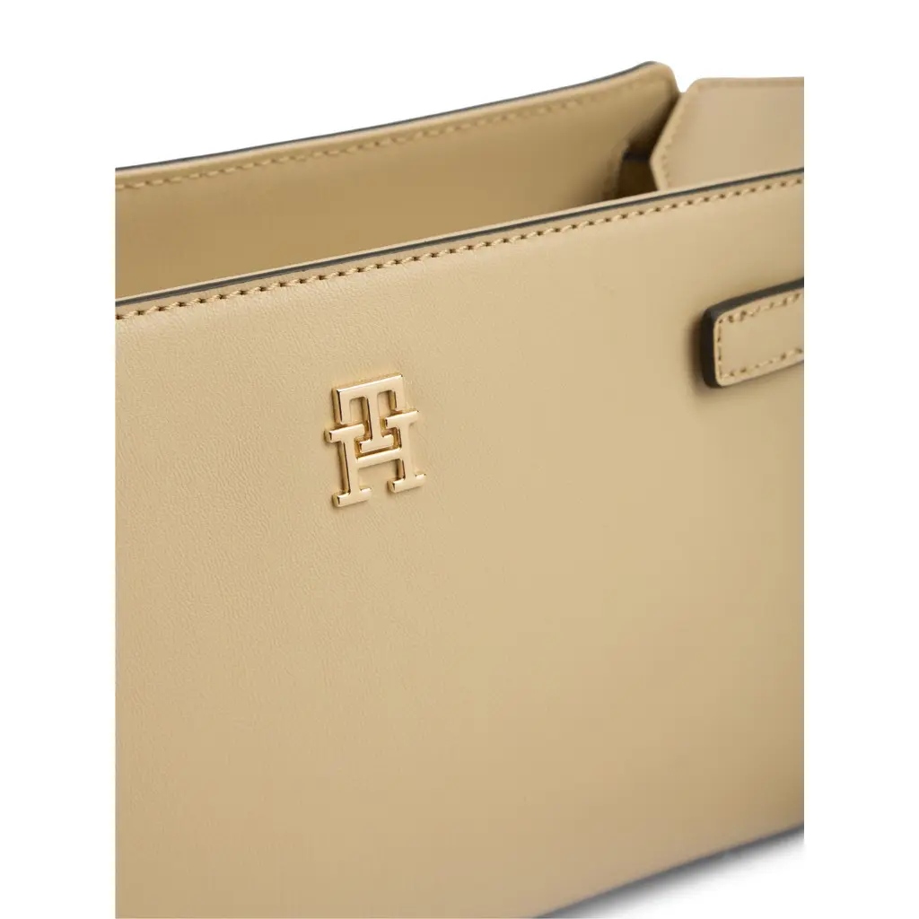 Tommy-Hilfiger-naisten-beige-crossover-olkalaukku