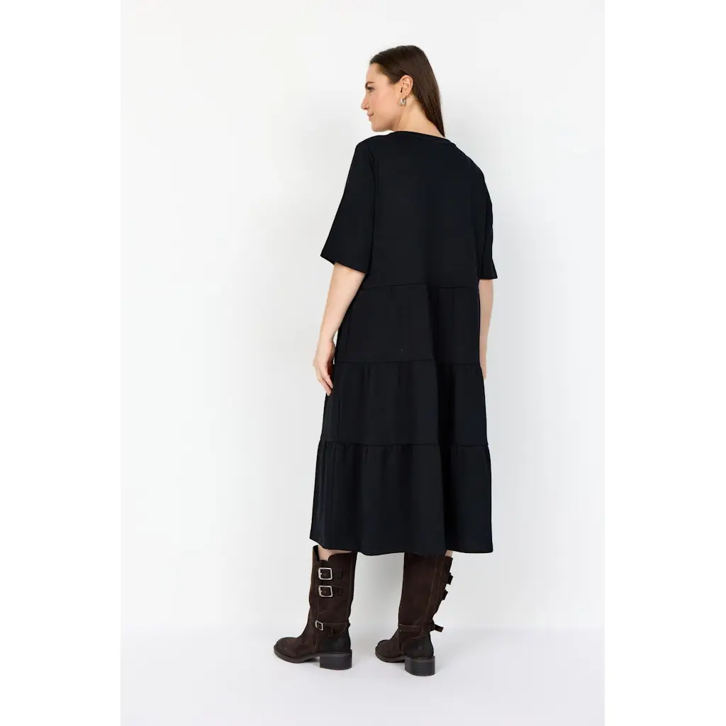 wasabiconcept_naisten-pluskoon-musta-jerseymekko