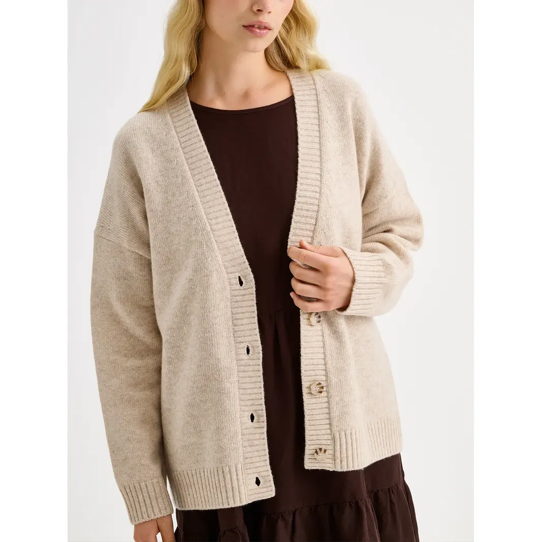 Nanso-naisten-beige-rento-nappineuletakki