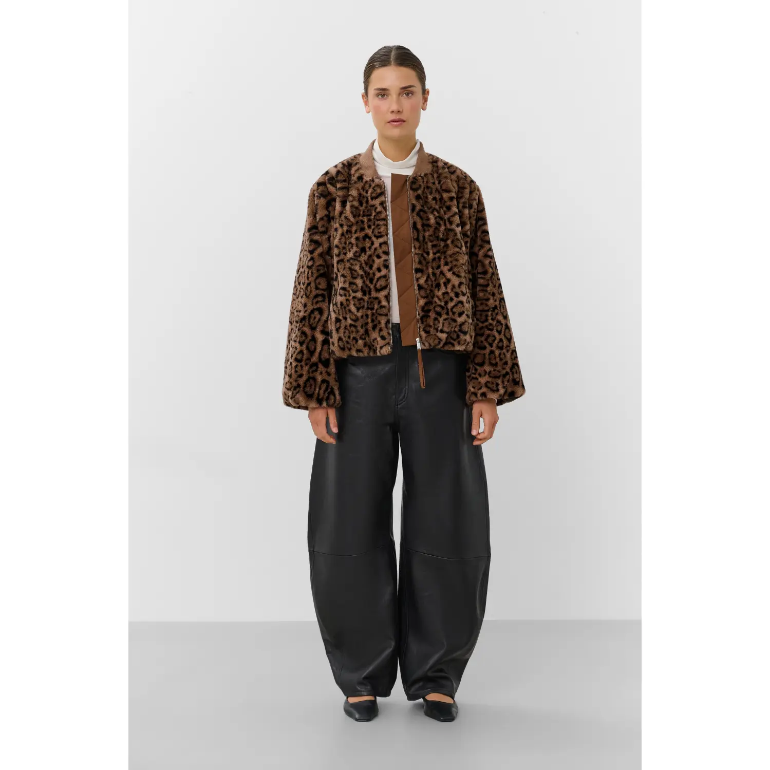 Soaked-in-Luxuy-naisten-leopardikuvioinen-lyhyt-pussihelmainen-leoparditakki