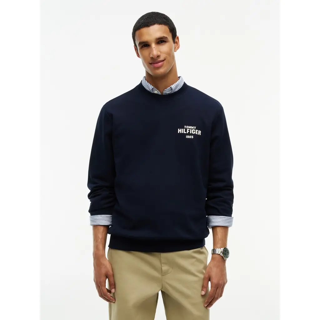 Tommy-Hilfiger-miesten-tumamnsininen-collegepaita-logolla
