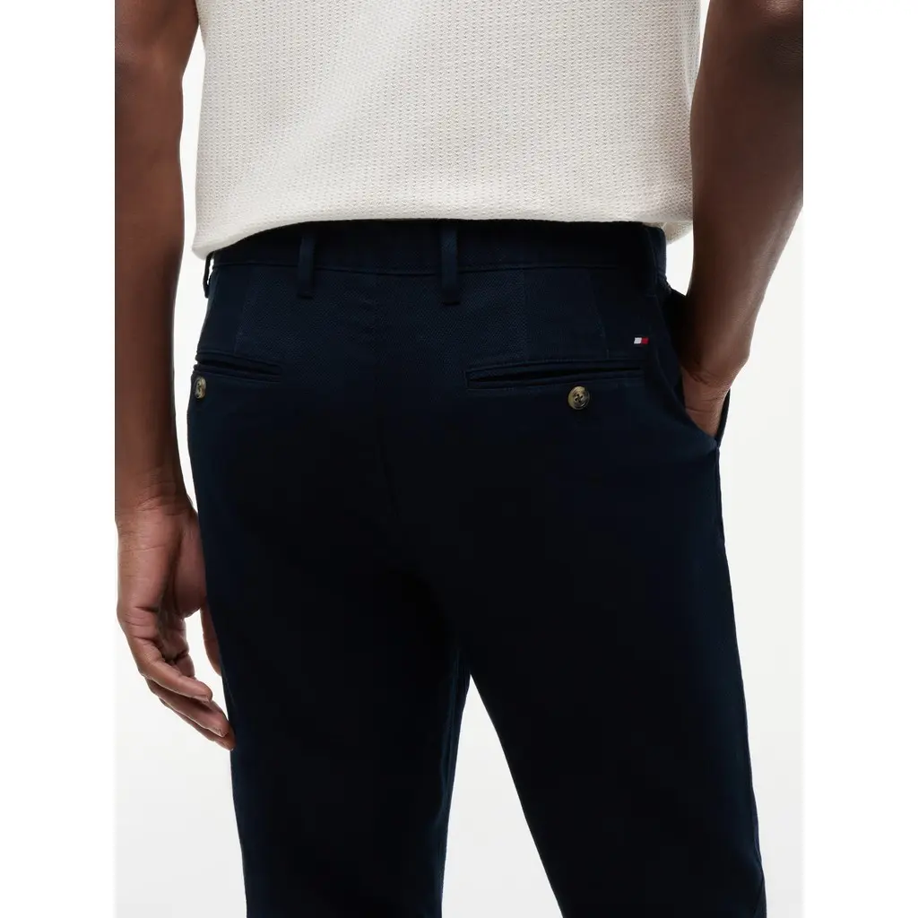 Tommy-Hilfiger-miesten-tummansiniset-puuvillaiset-chinot