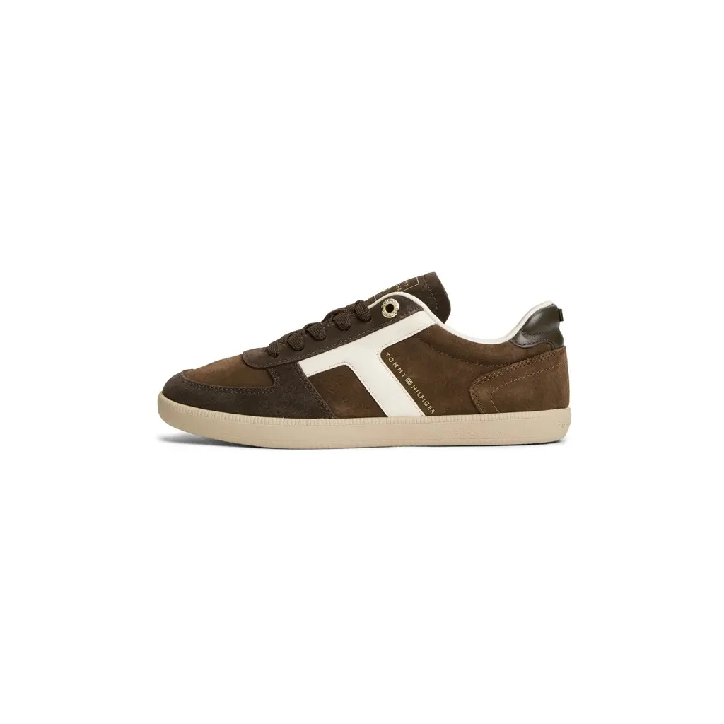 Tommy-Hilfiger-naisten-ruskeat-mokkanahkaiset-tennarit