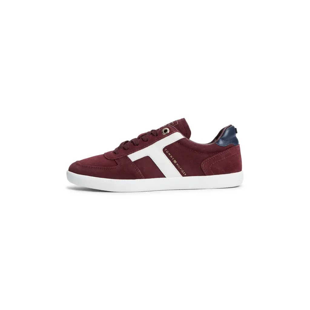 Tommy-Hilfiger-viinipunaiset-nasiten-varrettomat-rennot-tennarit-nauhakiinnityksella-ja-joustavalla-pohjallisella