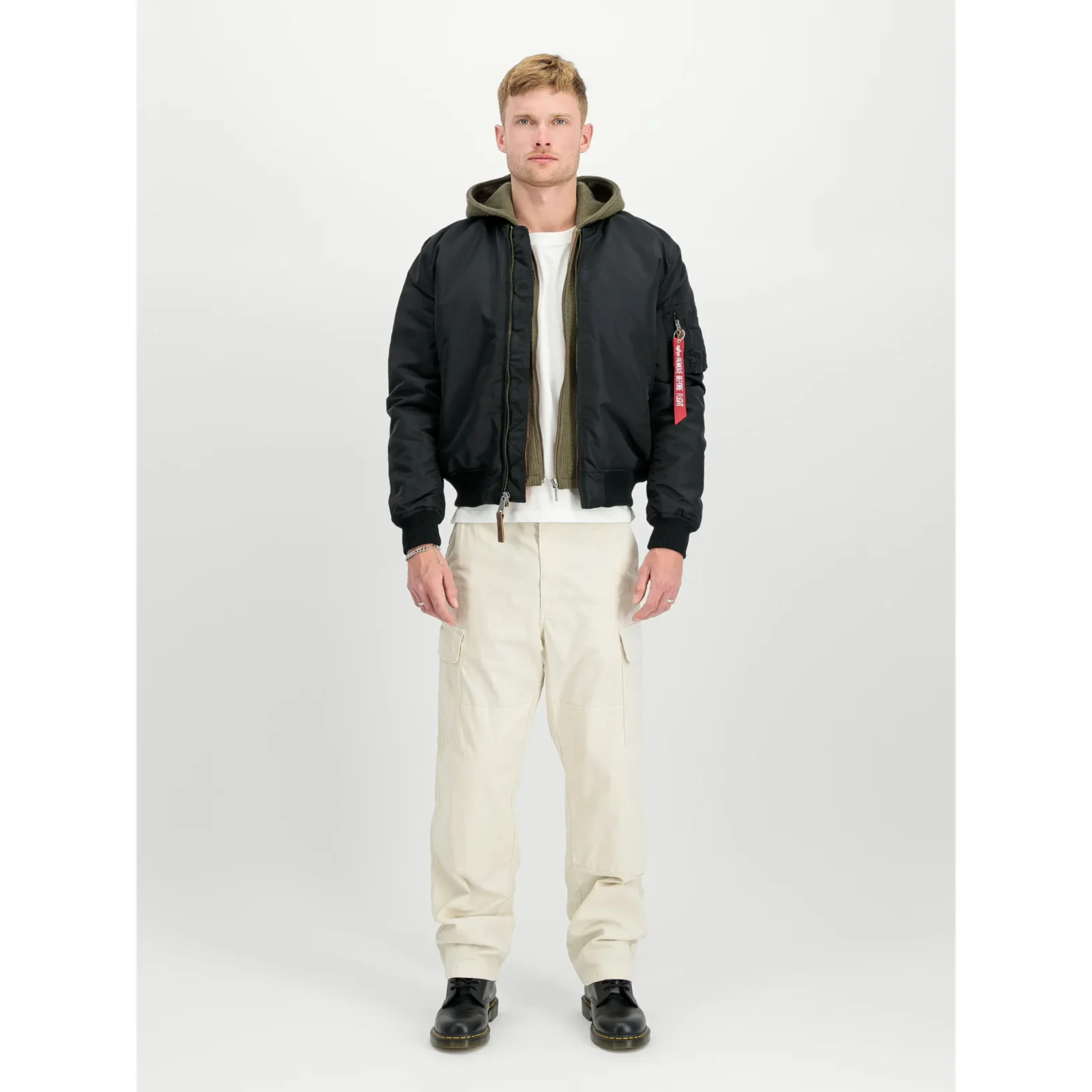 Alpha-Industries-miesten-musta-bomberitakki