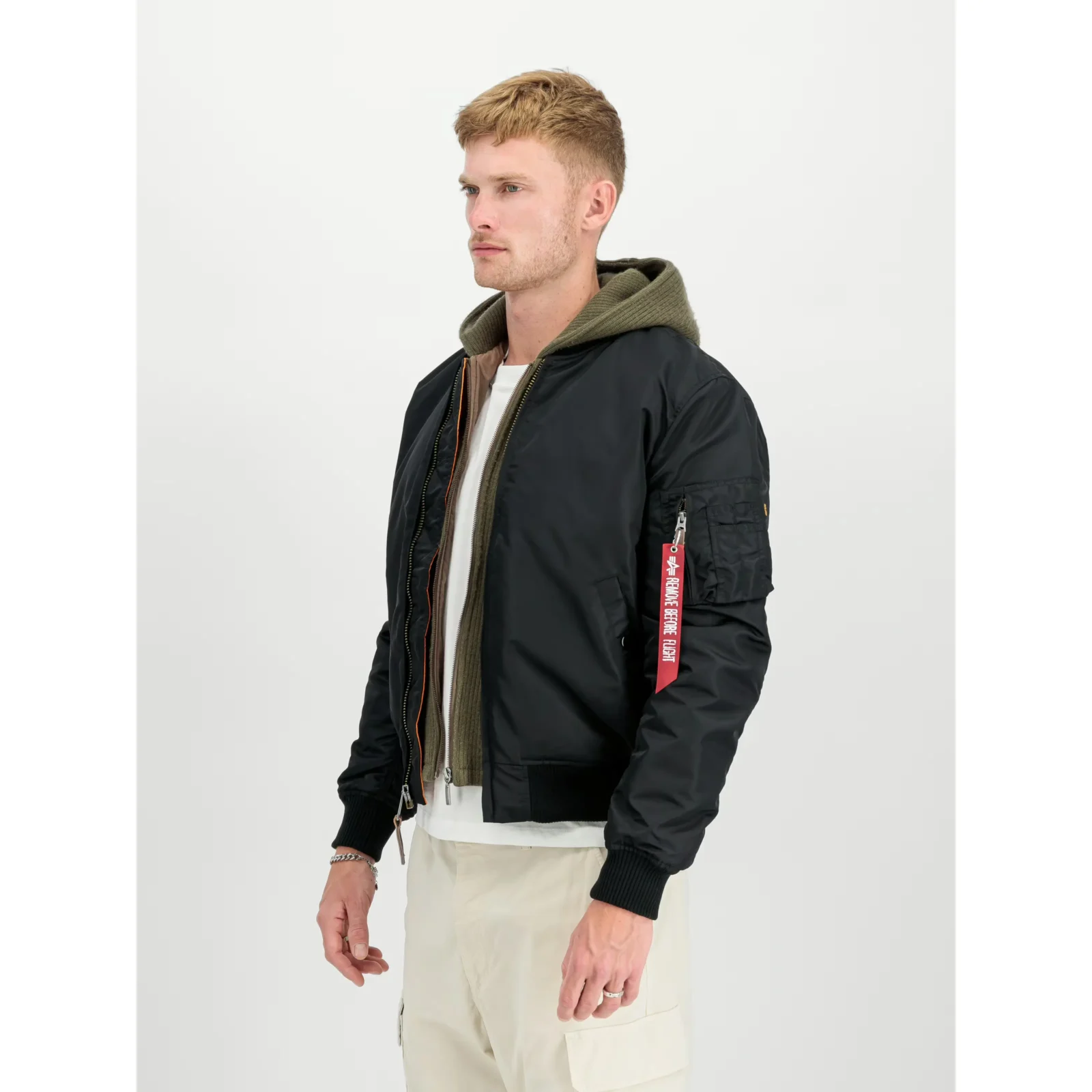 Alpha-Industries-miesten-musta-bomberitakki