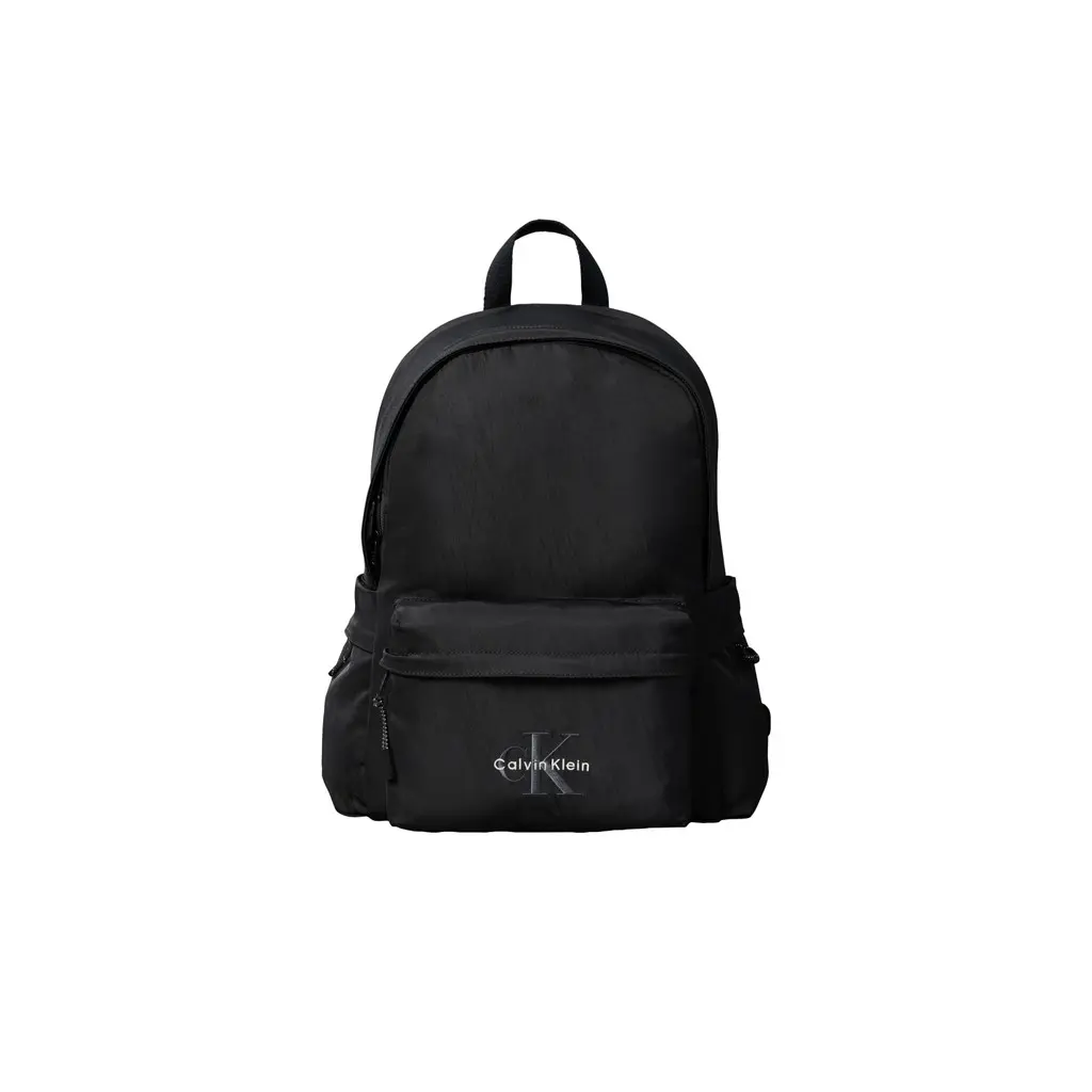 Calvin-Klein-miesten-musta-nylon-reppu-logomerkilla