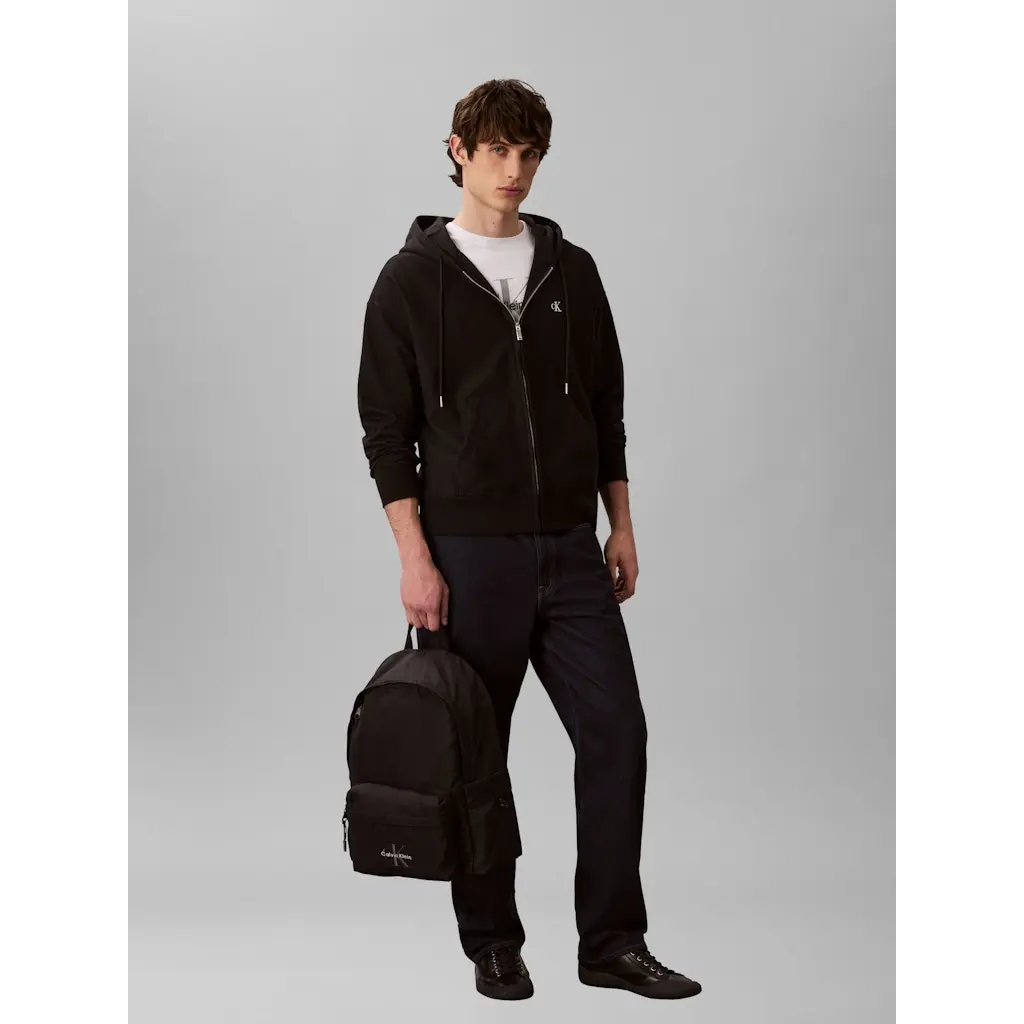 Calvin-Klein-miesten-musta-nylon-reppu-logomerkilla