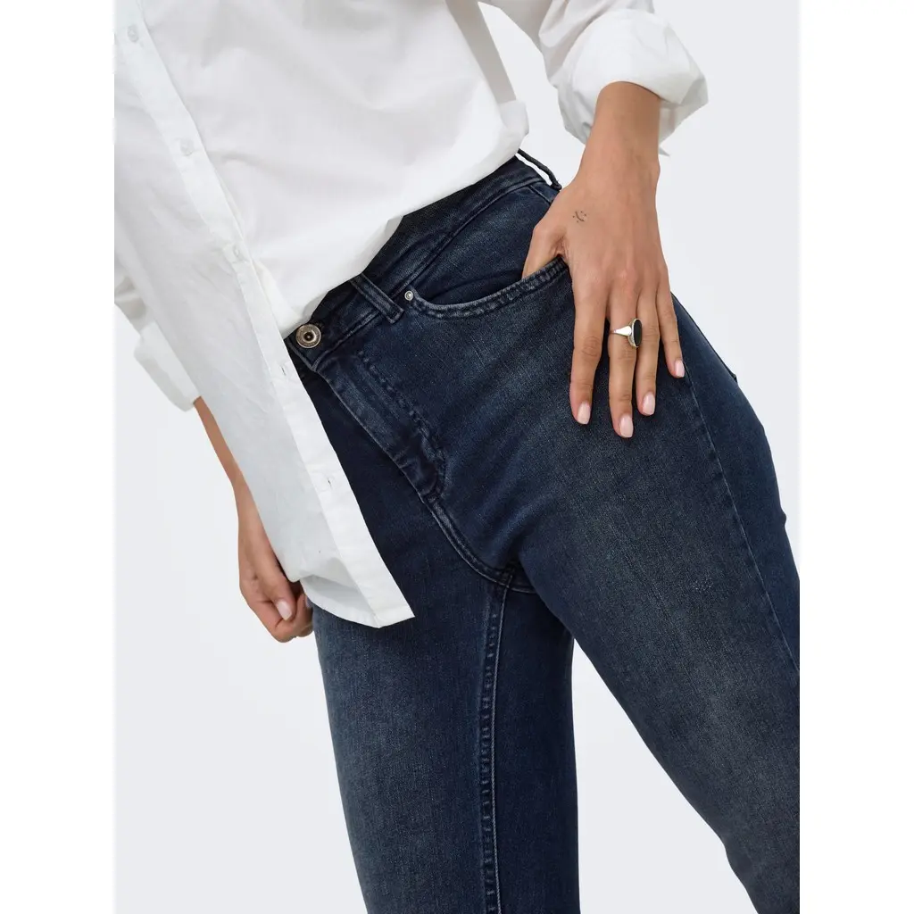 ONLY-tummansiniset-joustavat-naisten-bootcut-farkut-keskikorkealla-vyotarolla