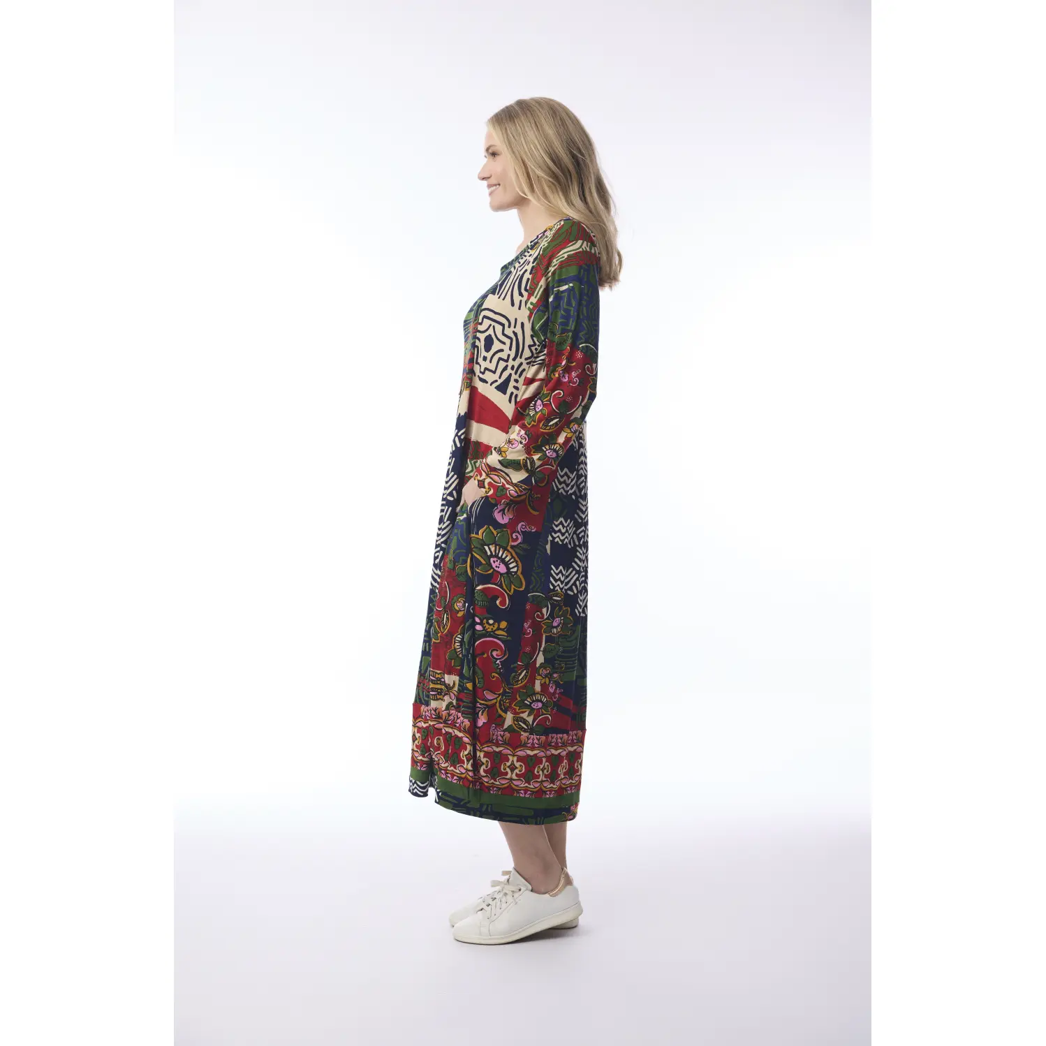 Orientique-naisten-kuviollinen-monivarinen-maximekko-pitkilla-hihoilla-Zapotec