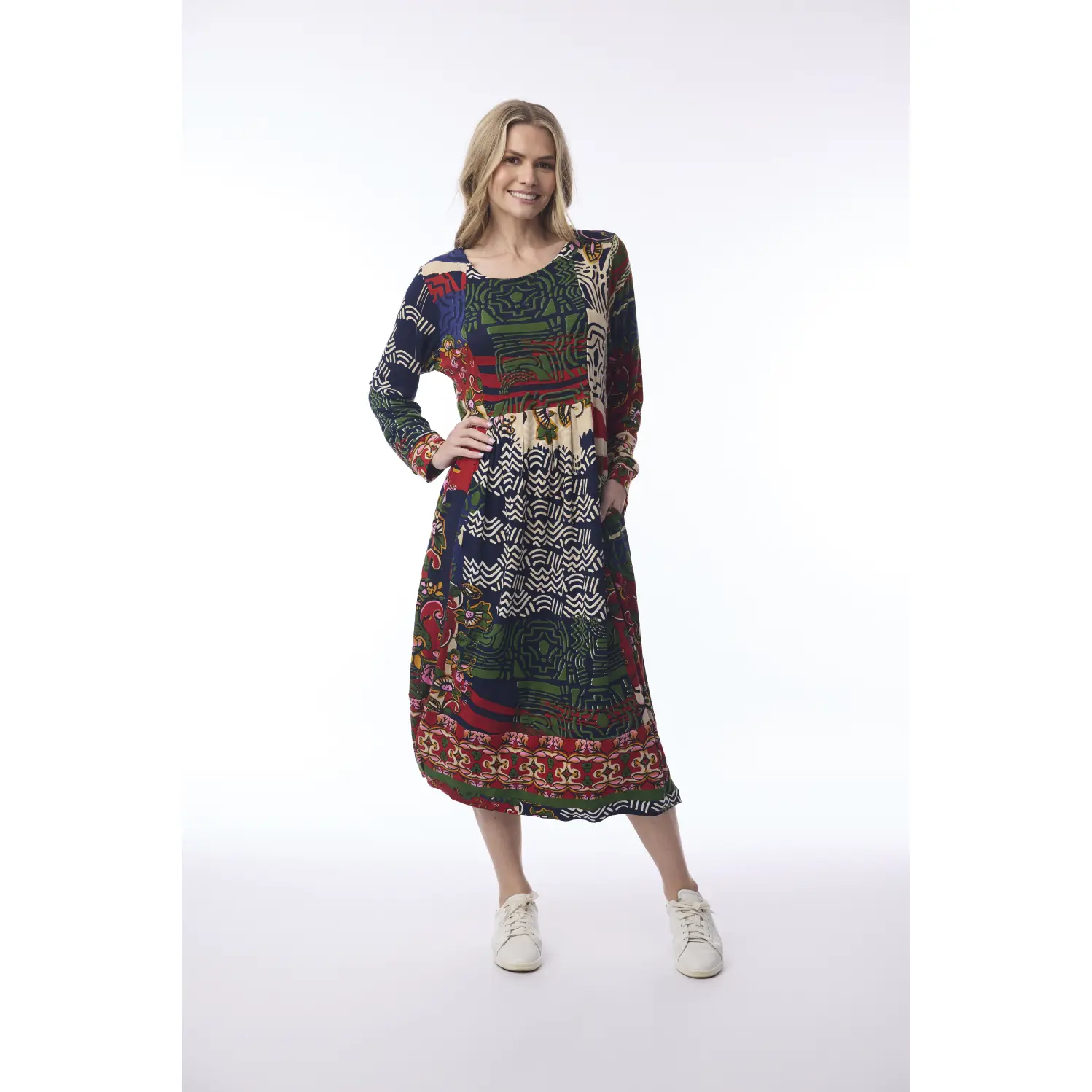 Orientique-naisten-kuviollinen-monivarinen-maximekko-pitkilla-hihoilla-Zapotec