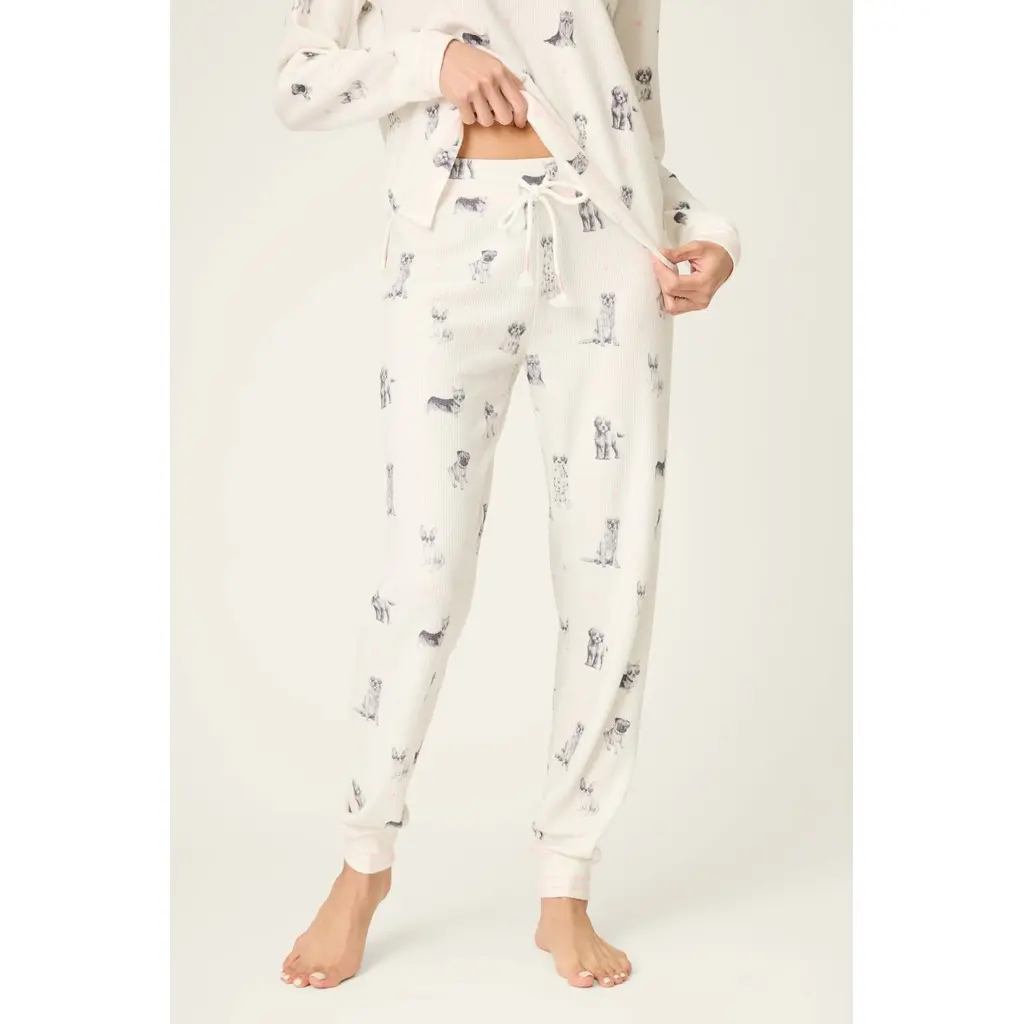 PJ-Salvage-naisten-luonnonvalkoiset-pyjamahousut-olohousut-koiraprintilla