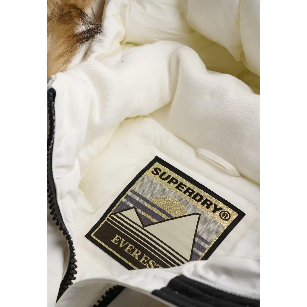 Superdry-valkoinen-naisten-lyhyt-bomberityylinen-toppatakki-muhkealla-hupulla-ja-keinokarvareunalla
