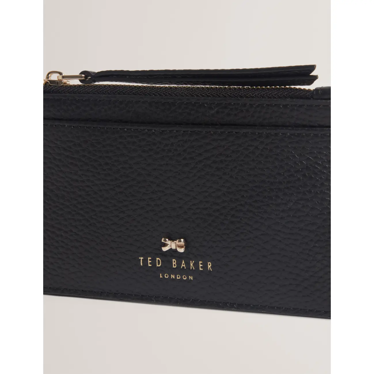 Ted-Baker-musta-nahkainen-korttilompakko-S285623