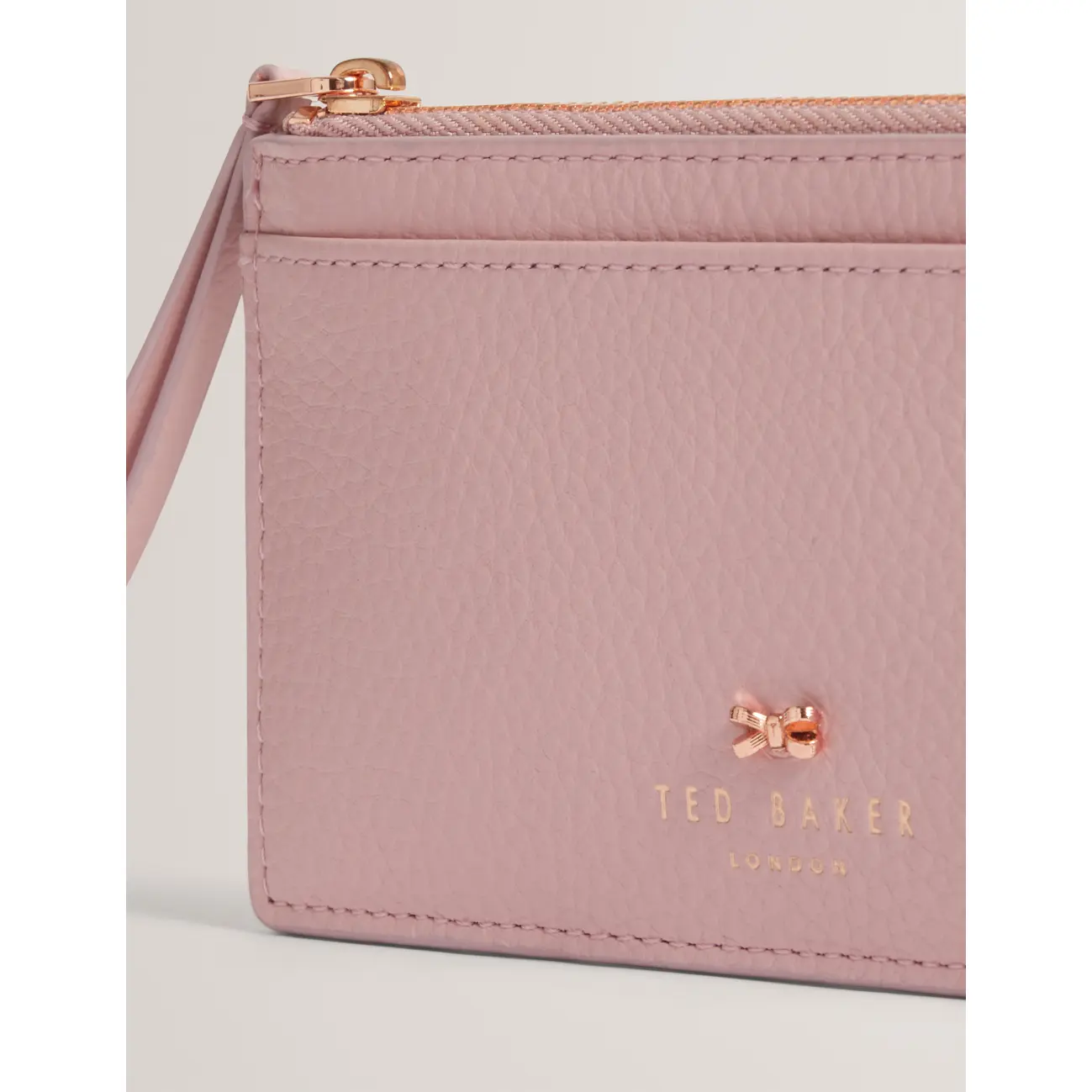 Ted-Baker-nahkainen-vaaleanpunainen-korttilompakko