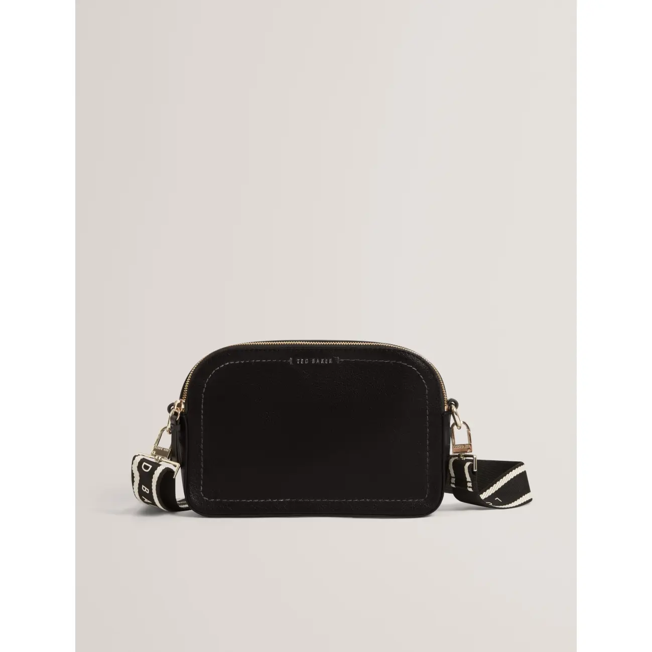 Ted-Baker-naisten-musta-olkalaukku-levealla-logohihnalla