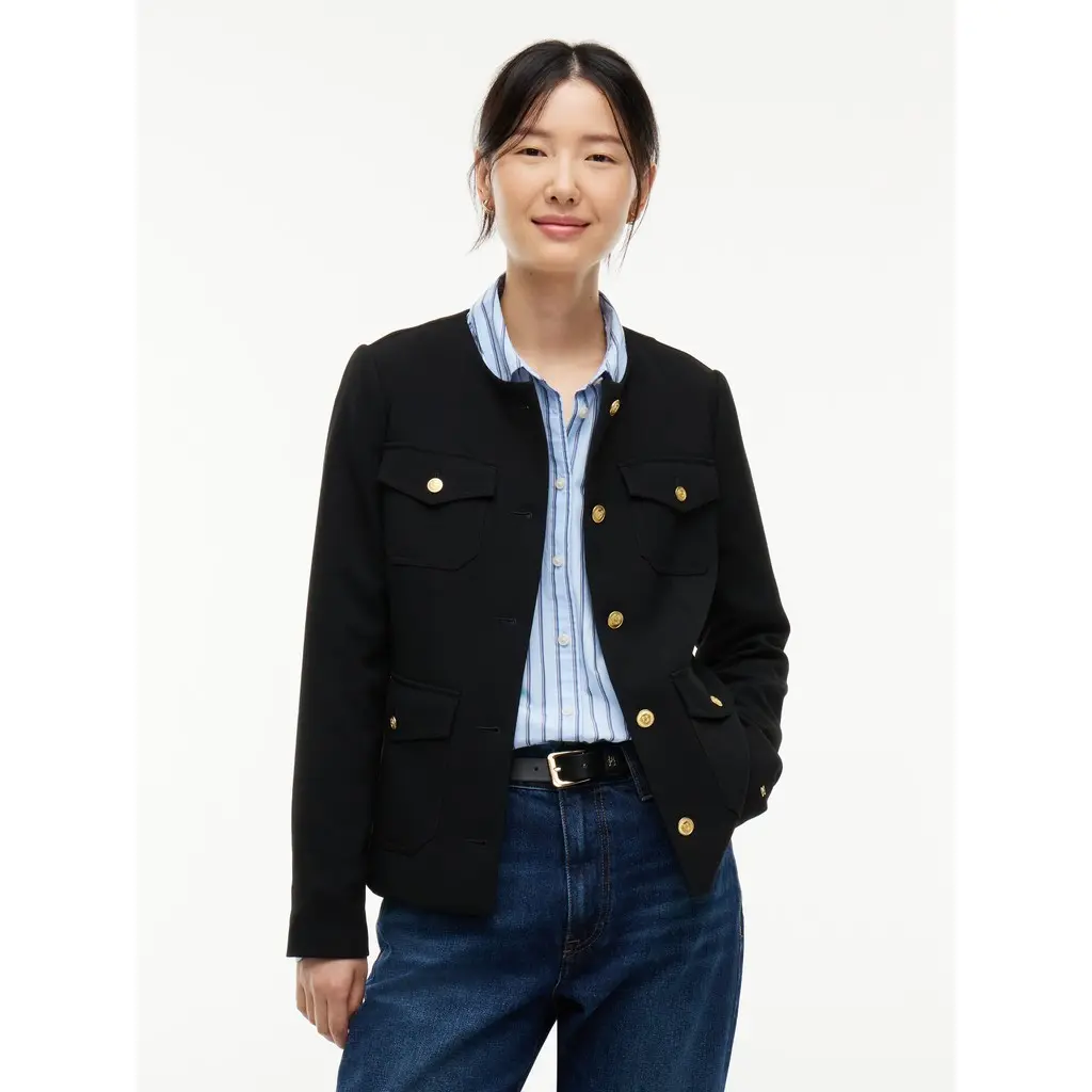 Tommy-Hilfiger-naistne-musta-jakku-kultaisin-napein