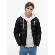 Tommy-Jeans-miesten-musta-kevyttoppatakki-ilman-huppua