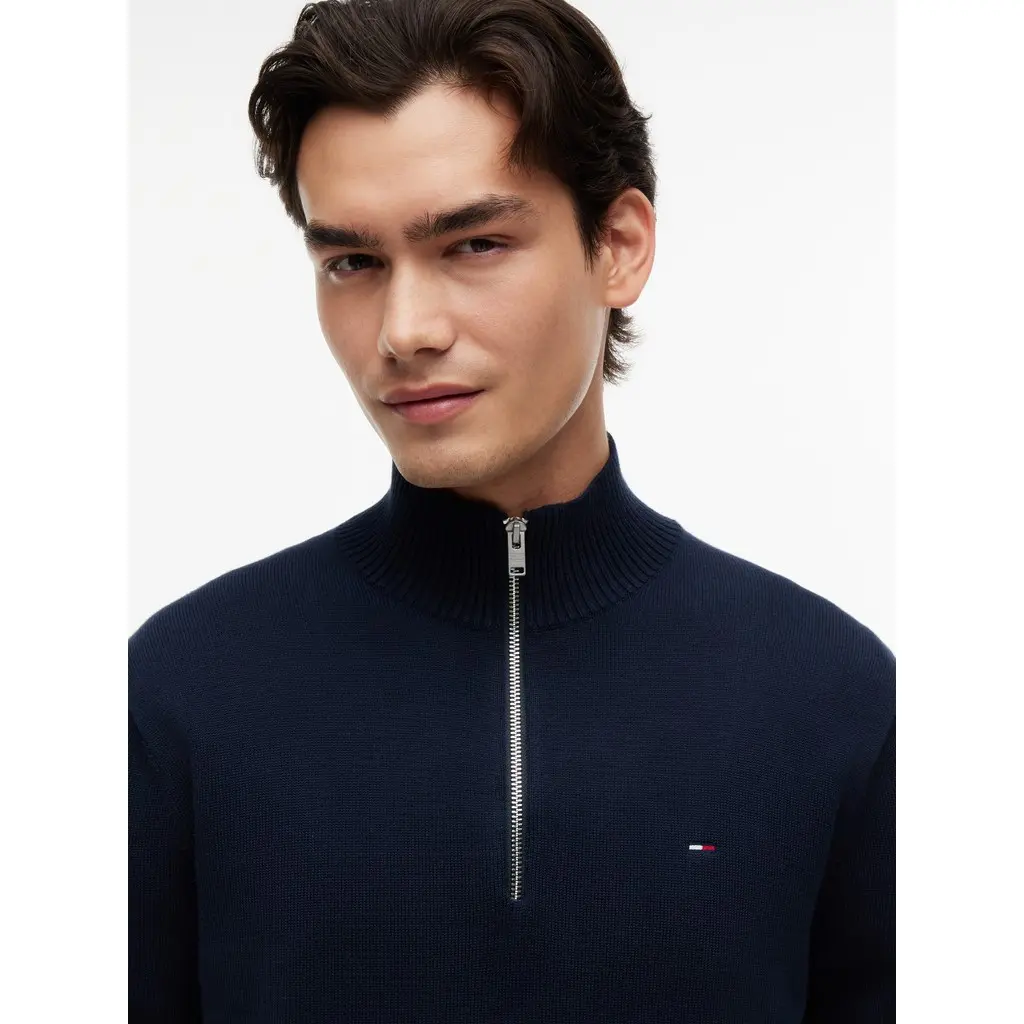 Tommy-Jeans-tummansininen-miesten-ohut-neule-pystykauluksella-ja-puoli-vetoketjulla