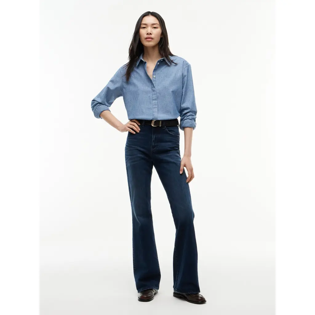 Tommy-Jeans-tummansiniset-naisten-korkeavyotaroiset-bootcutfarkut