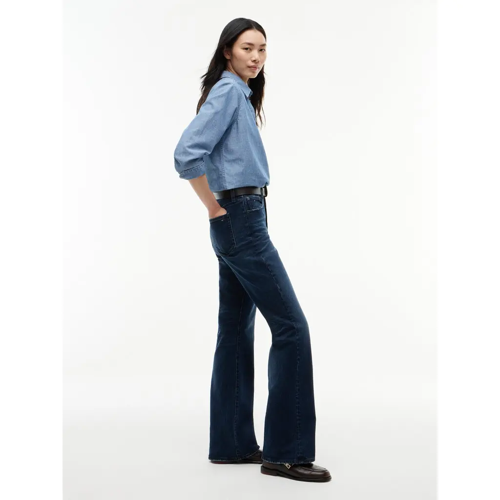 Tommy-Jeans-tummansiniset-naisten-korkeavyotaroiset-bootcutfarkut