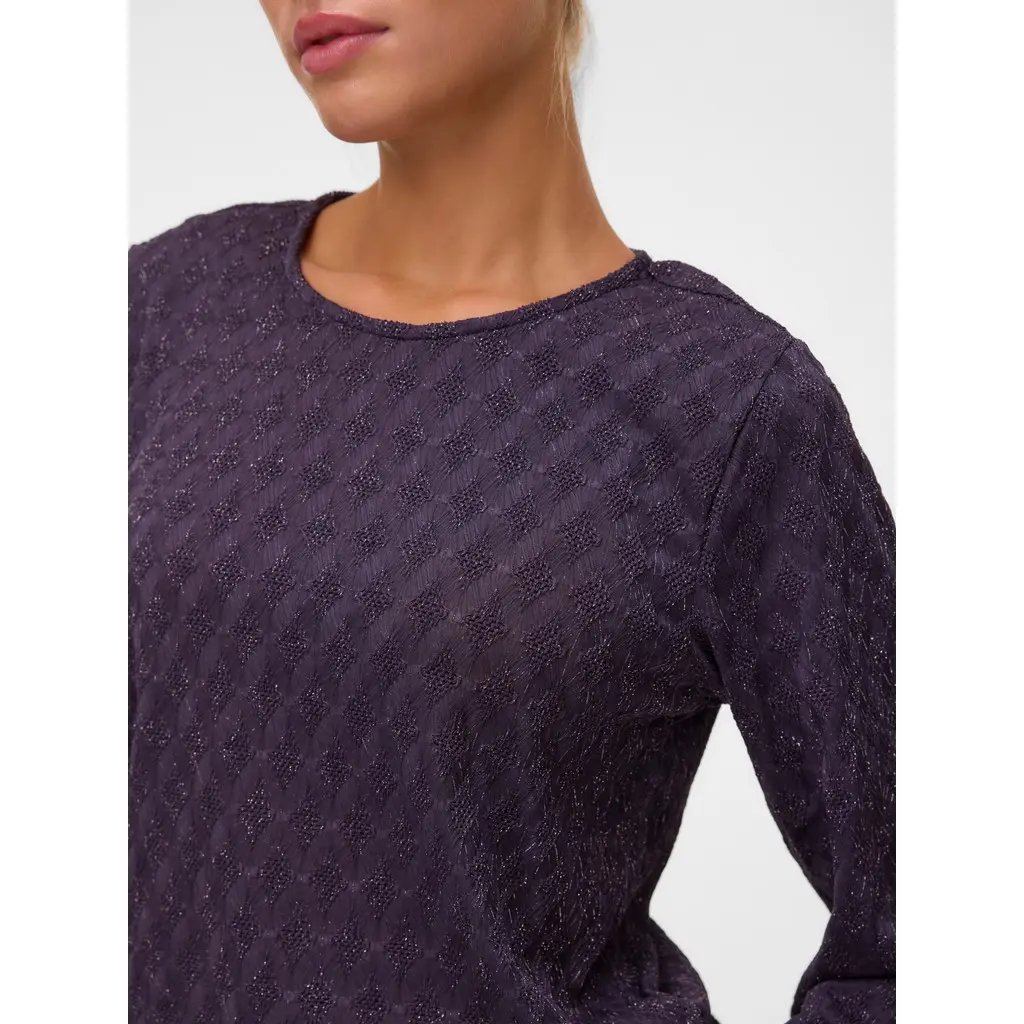 VERO-MODA-lila-naisten-kimallepaita-trikookankaasta-pitkalla-hihalla