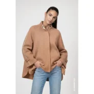 monari-tummanbeige-naisten-rento-vetojetkullinen-neuleviitta