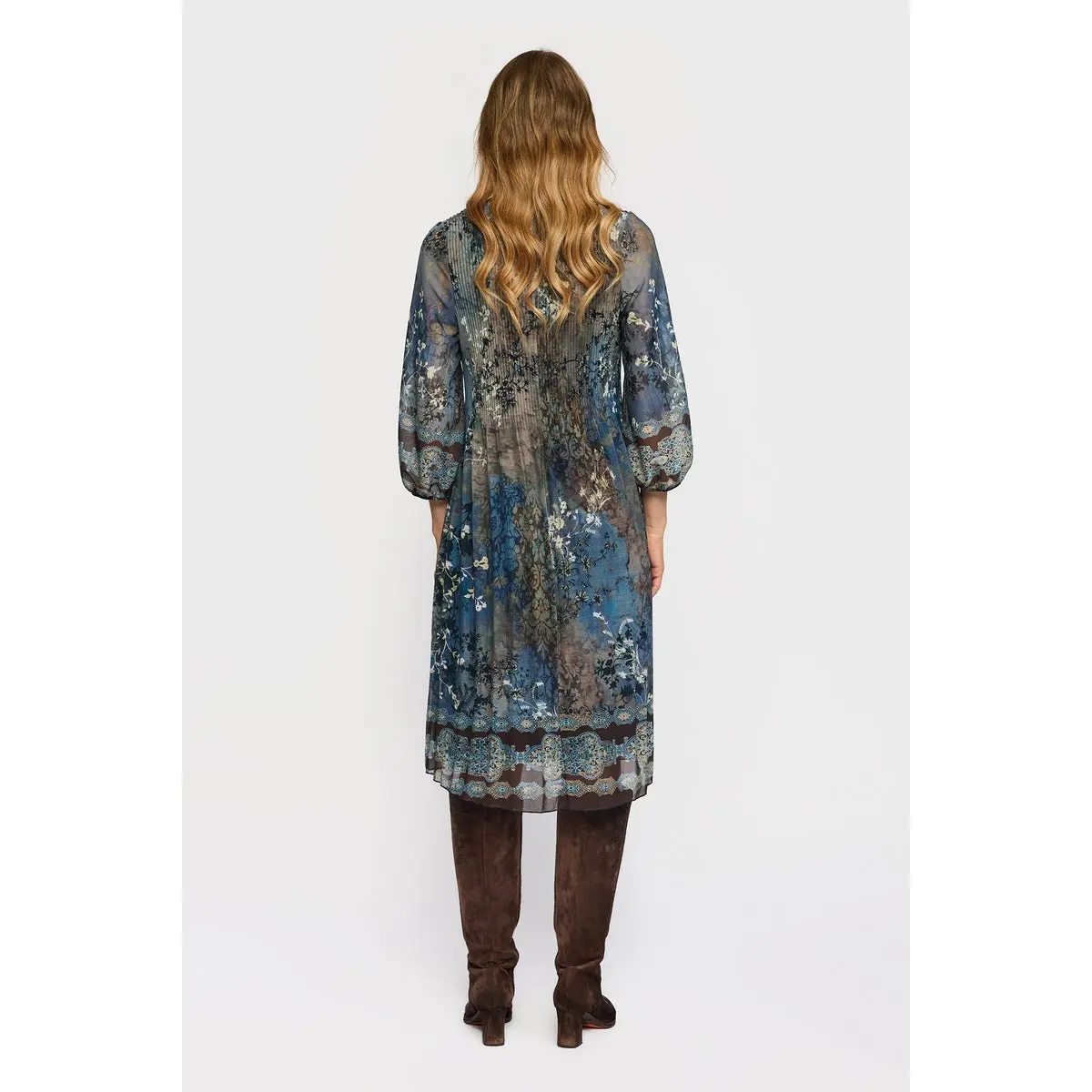 2-biz-naisten-siniruskea-kuviollinen-pliseerimekko-34-hihoilla