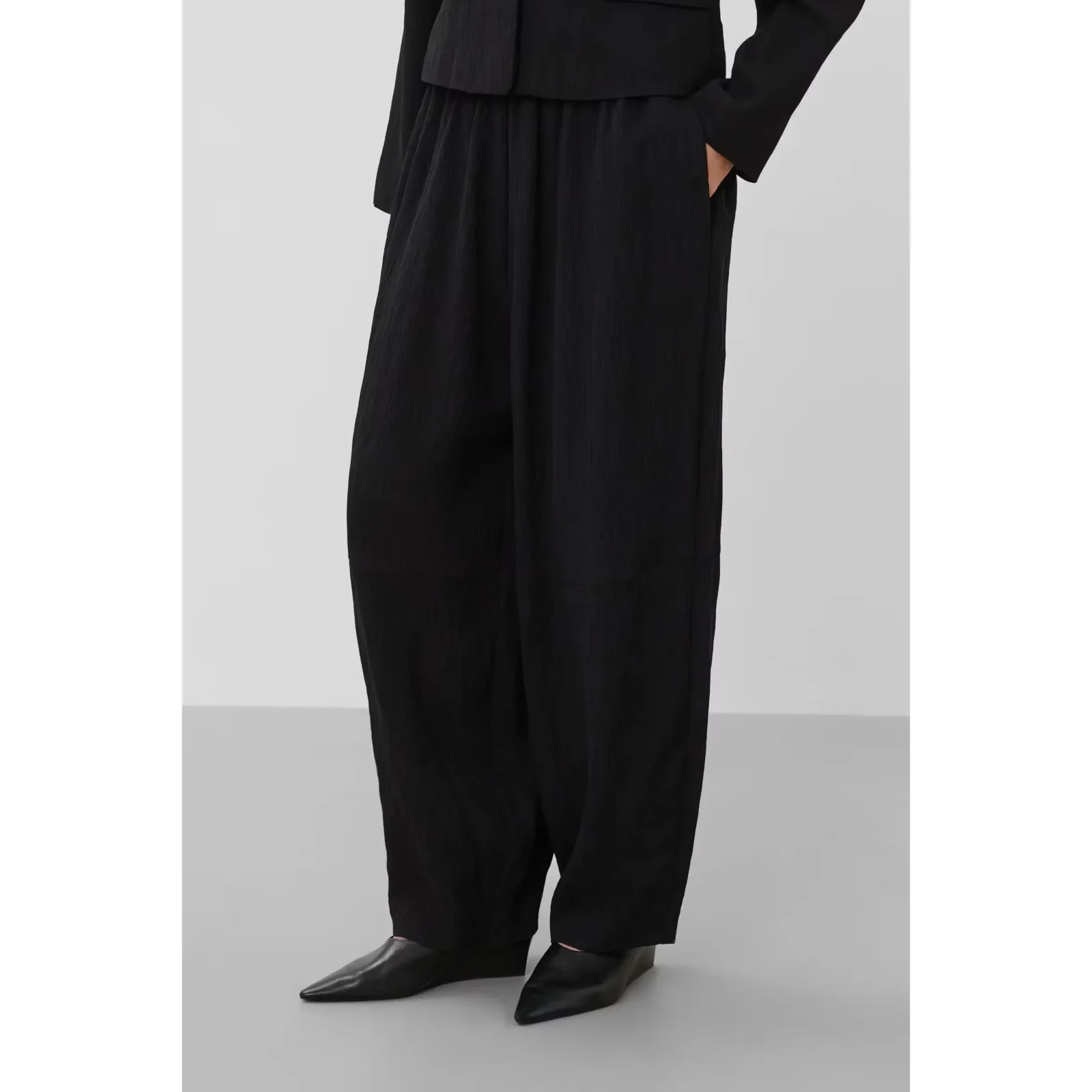 Soaked-In-Luxury-naisten-barrel-tyyliset-rennot-mustat-siistit-housut-Cebilla-pants